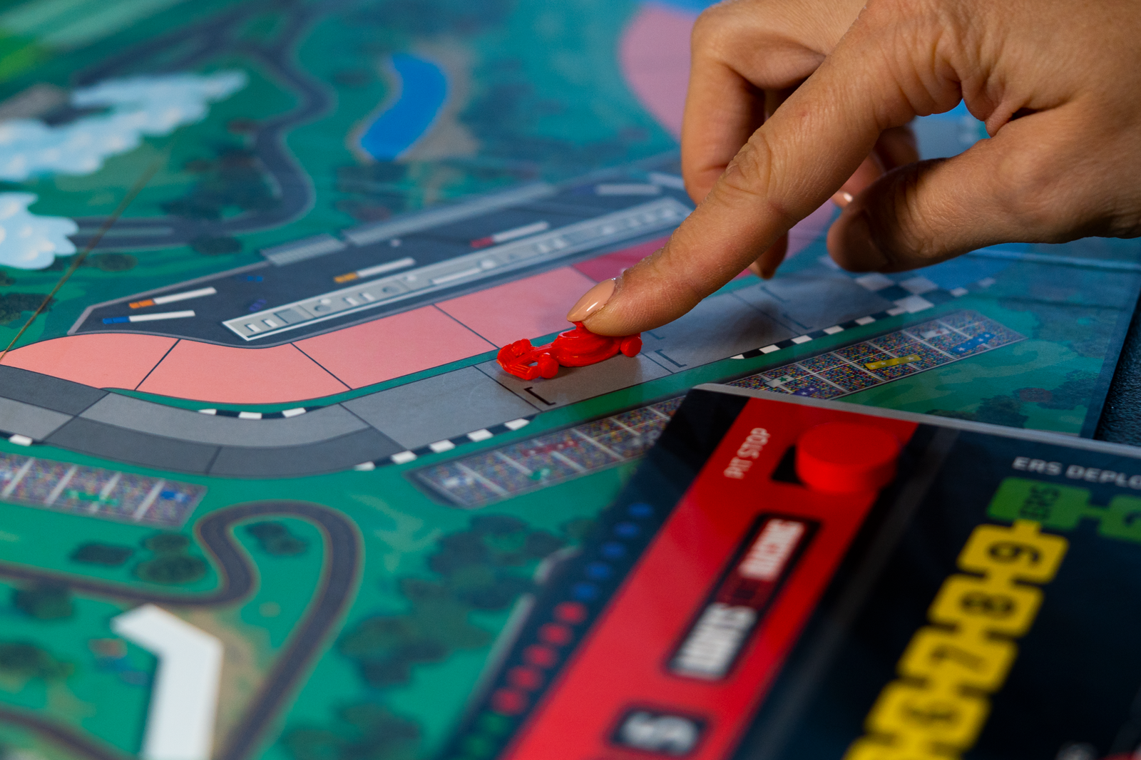 Lights Out Racing | Board Game - Mahtgician Games, LLC | Formula 1 - Formula One - F1